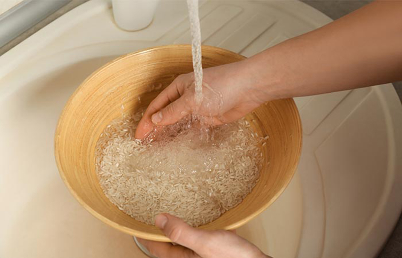 Fermented Rice Water - خواص آب برنج برای لک صورت